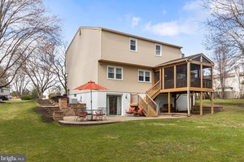 23 Gregory Pl, Southampton, PA 18954-1335