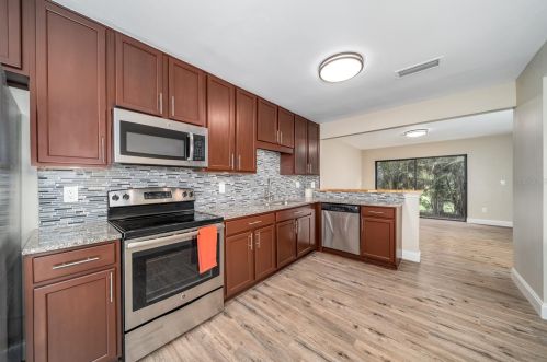 904 Wintergreen Blvd, Casselberry FL  32730-2928 exterior