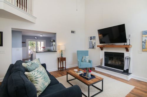 1404 School House Rd, Mount Pleasant SC  29464-3844 exterior