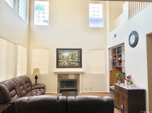 1233 Cypress Cir, Long Beach, CA 90746-7420