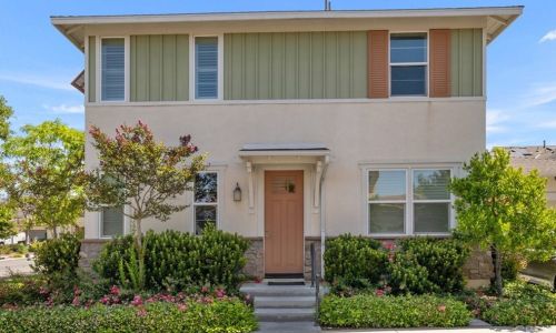 216 Compass, Irvine CA  92618-1154 exterior