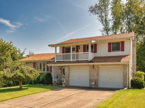 126 Woodland Dr, New Kensington, PA 15068-6726