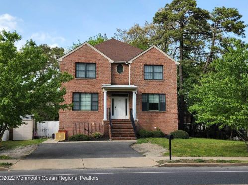 175 Pine St, Lakewood, NJ 08701-4829