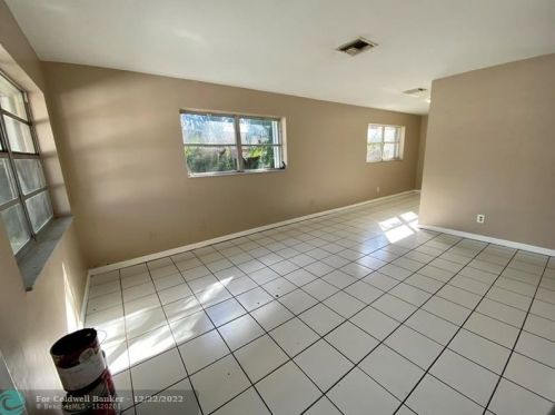 6116 39th St, Hollywood FL  33023-5106 exterior