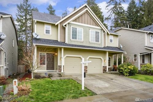 112 Miramar Cir, Bremerton, WA 98311-8502