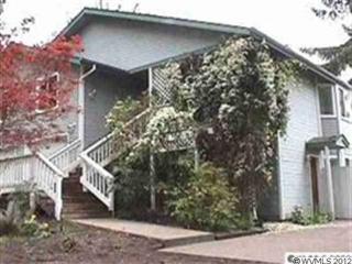 242 Mill St, Silverton, OR 97381-1820