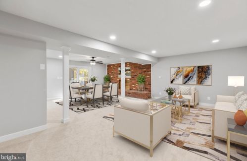 700 Winterberry Dr, Fredericksburg VA  22405-2056 exterior