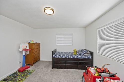 21906 Martin St, Perris CA 92570-8716 exterior