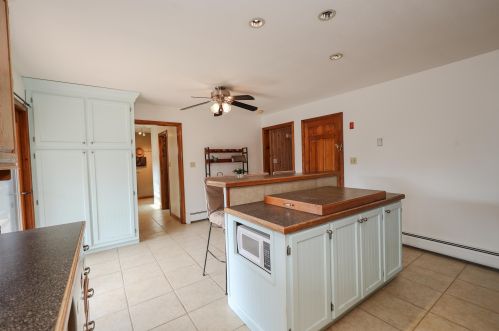 16 10th St, Kingston NH  03848-3717 exterior