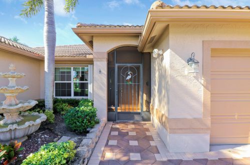 8855 Spring Valley Dr, Boynton Beach, FL 33472-2438