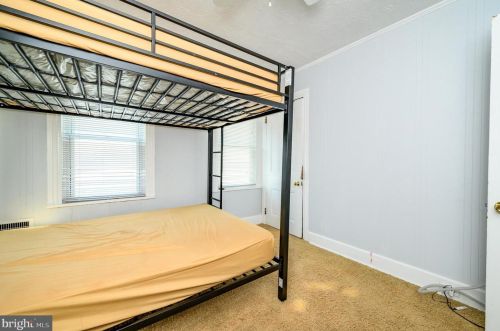 18 Barber Ave, West Deptford NJ  08096-2414 exterior