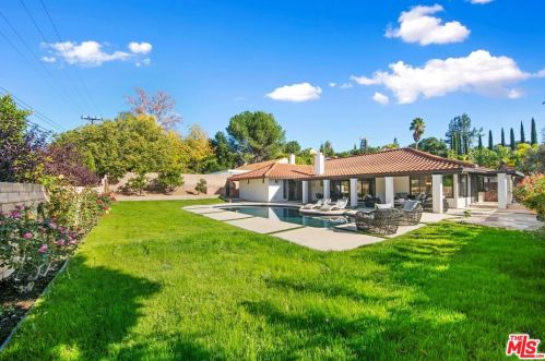 22551 Jameson Dr, Calabasas CA  91302-5854 exterior