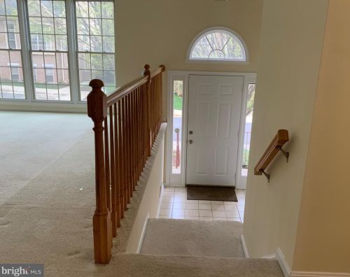 2136 Kings Garden Way, Falls Church VA  22043-2592 exterior