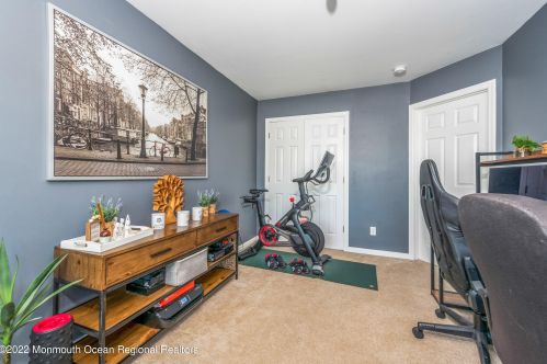 204 Hudson Ave, Middletown NJ  07748-5531 exterior