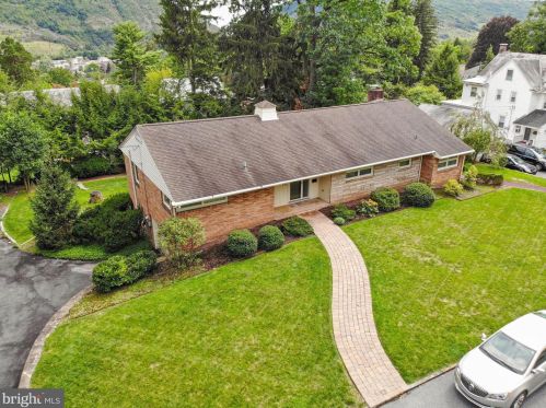 434 Edgemont Ave, Palmerton, PA 18071-1317