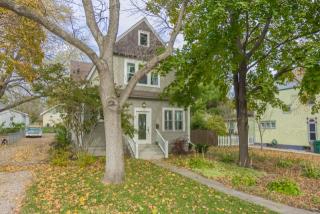 1124 Rapids St, Adel, IA 50003-1431