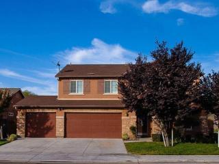 452 Duke Ave, Fresno, CA 93727-5559