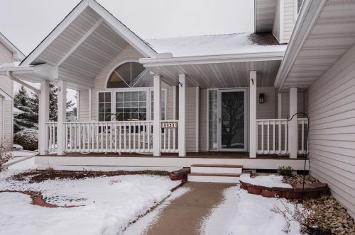 8424 Ashford Rd, Saint Paul, MN 55125-8481