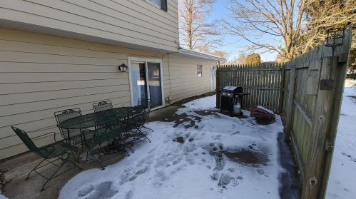 5420 Heritage Dr, Nashport, OH 43830-9006