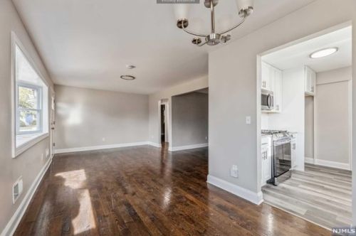 24 Princeton Ter, Oakland, NJ 07436-3516