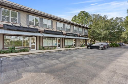984 Airport Rd, Destin, FL 32541-2870