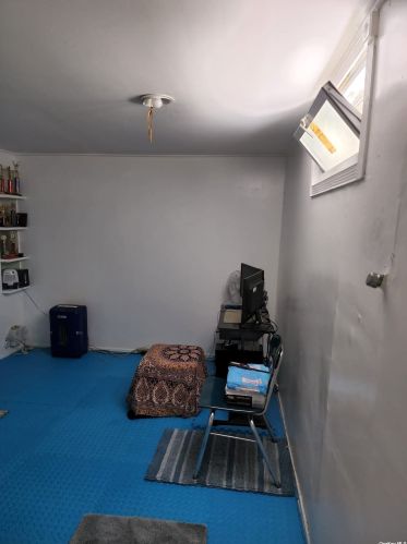 25 Bonta St, Floral Park NY  11003-2104 exterior