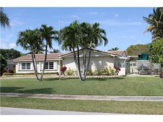 9310 104th Ct, Miami, FL 33176-2621