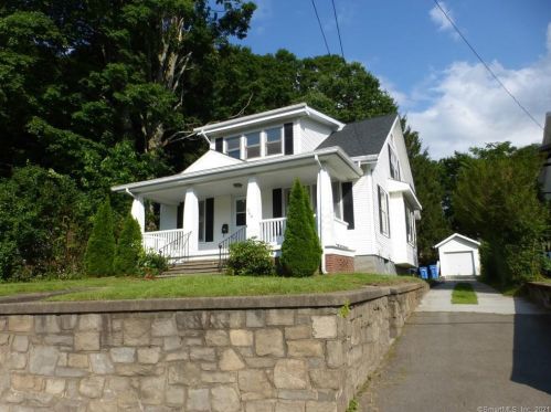 364 Frost Rd, Waterbury CT  06705-2140 exterior