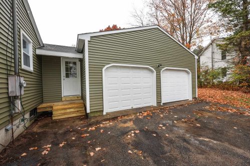 5 Hersey Ln, Stratham, NH 03885-2414