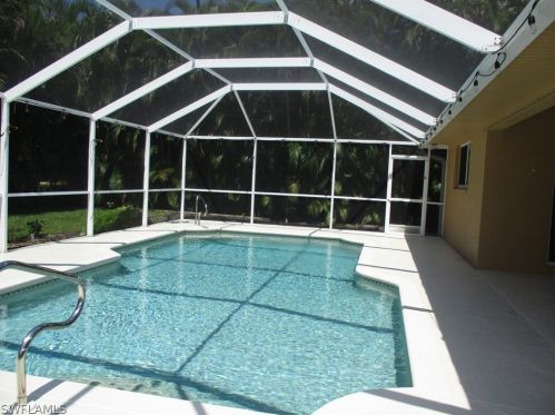 208 13th Pl, Cape Coral, FL 33909-2608