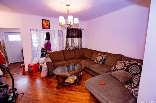 121-16 95th Ave, Jamaica, NY 11419-1344