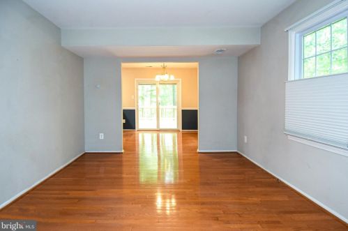 5640 Kirkham Ct, Springfield VA  22151-1709 exterior