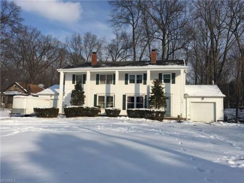 847 Cahoon Rd, Cleveland, OH 44145-1227
