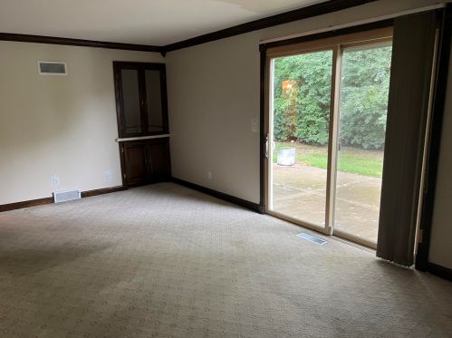 3570 Greenlawn Ter, Waukesha, WI 53151-5472