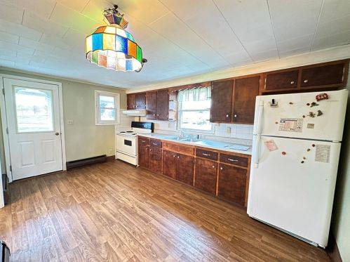 3998 Mitchell Rd, New Castle PA  16105-4412 exterior