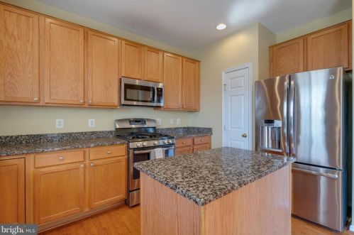 533 Legrace Ter, Leesburg VA  20176-1835 exterior