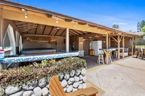 1056 Knollcrest Dr, Covina CA 91724-3435 exterior