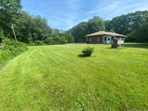 20 Rosewood Dr, Waterbury, CT 06712-1323