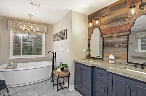 11 Cedar Ct, Hackettstown NJ  07840-2850 exterior