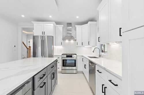 59 Lawton Ave, Cliffside Park NJ  07010-3023 exterior