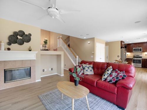 23810 Oak View Ln, Santa Clarita CA  91321-4661 exterior