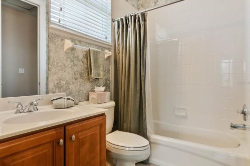 4916 Keeneland Cir, Orlando FL  32819-3141 exterior