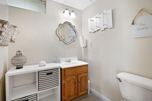 80 Settlers Ridge Rd, Milford CT  06460-3772 exterior