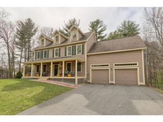 14 Greenfield Dr, Plaistow, NH 03865-2345