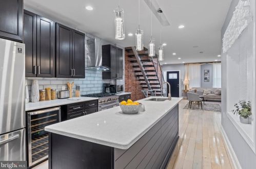 322 42 St, Philadelphia PA 19104-4062 exterior