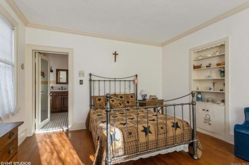 26 Hawthorne Ave, Rye Brook NY  10573-2927 exterior