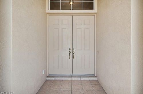 294 Willoughby Dr, Naples, FL 34110-1344