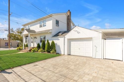 2427 Washington Blvd, North Bellmore, NY 11710-2640