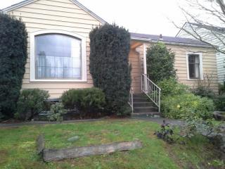 4129 50th Ave, Seattle WA  98115-6129 exterior