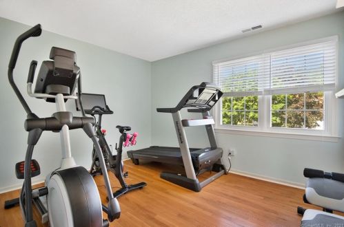 80 Settlers Ridge Rd, Milford CT  06460-3772 exterior